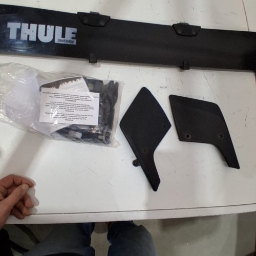 THULE AIRSCREEN XT L - WIND FAIRING KIT THAT REDIRECTS AIRFLOW OVER ROOF RACK - 44" - BLACK - (MODEL: 870202) image 3