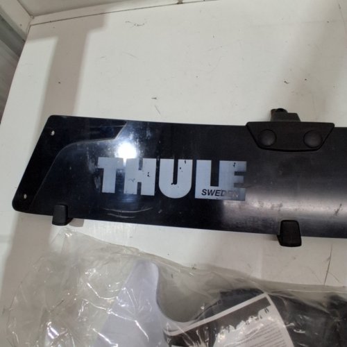 THULE AIRSCREEN XT L - WIND FAIRING KIT THAT REDIRECTS AIRFLOW OVER ROOF RACK - 44" - BLACK - (MODEL: 870202) image 4