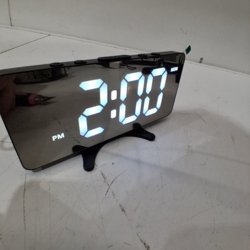 LED DIGITAL ALARM CLOCK - BLACK/MIRROR image 2
