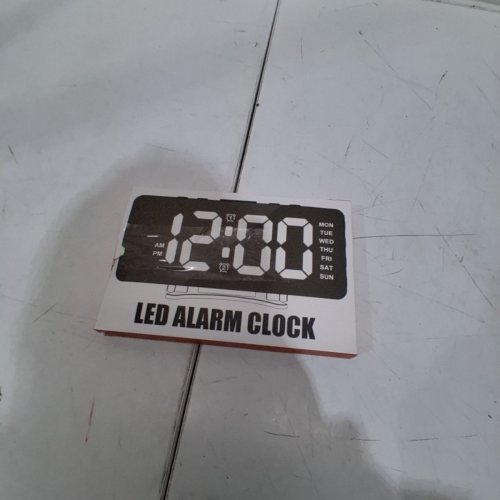 LED DIGITAL ALARM CLOCK - BLACK/MIRROR image 4