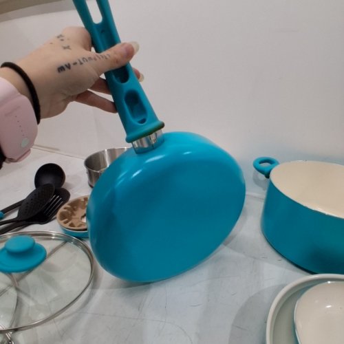 16PC GREENLIFE SOFT GRIP CERAMIC NON-STICK COOKWARE POTS & PAN SET - CARIBBEAN BLUE (MODEL: CC004866-001) image 6