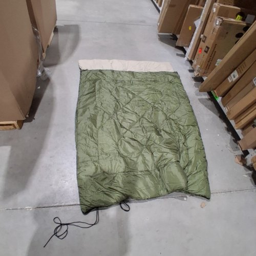 AMAZON BASICS COLD WEATHER CAMPING SLEEPING BAG - DOUBLE - GREEN image 2