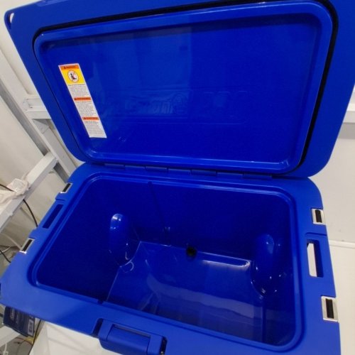 COLEMAN PRO HEAVY-DUTY WHEELED ULTRA-LIGHT PREMIUM HARD COOLER - 55QT - NEPTUNE BLUE - (MODEL: 2193940) image 4
