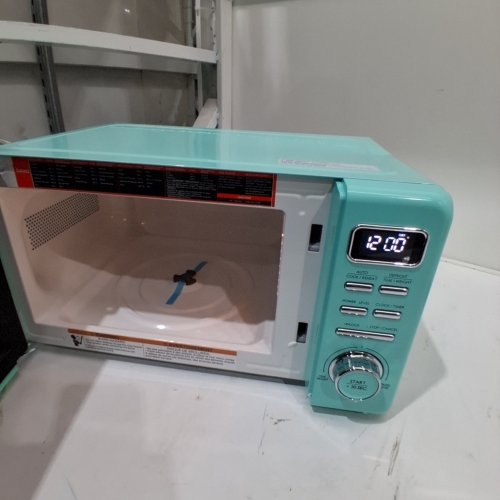 GALANZ RETRO-STYLE DIGITAL MICROWAVE OVEN - 0.7CU.FT - AQUA GREEN (MODEL: GLCMKZ07GNR07) image 2