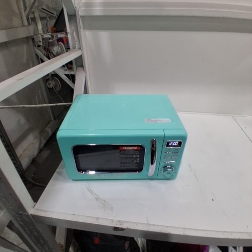 GALANZ RETRO-STYLE DIGITAL MICROWAVE OVEN - 0.7CU.FT - AQUA GREEN (MODEL: GLCMKZ07GNR07) image 3