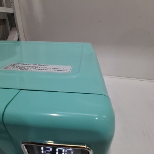 GALANZ RETRO-STYLE DIGITAL MICROWAVE OVEN - 0.7CU.FT - AQUA GREEN (MODEL: GLCMKZ07GNR07) image 4