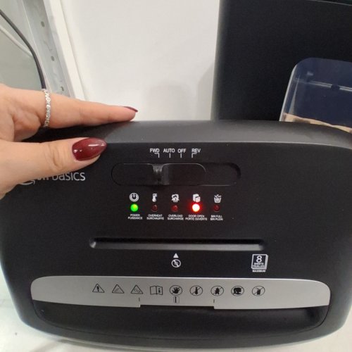 AMAZON BASICS 8-SHEET CROSS-CUT PAPER SHREDDER AND CREDIT CARD SHREDDER WITH WHEELS - BLACK (MODEL: C217-C/B0C6LXQTST) image 2