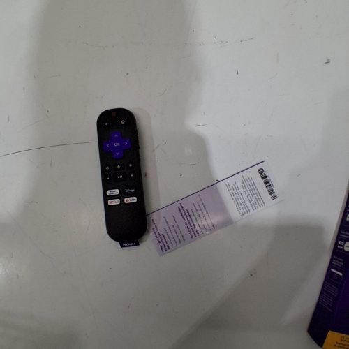 ROKU VOICE REMOTE FOR ROKU PLAYERS AND ROKU TVS - MODEL#RCAL7CA image 2