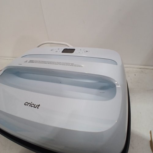CRICUT EASYPRESS 3 HEAT PRESS - WORKS WITH CRICUT HEAT BLUETOOTH APP - 9" X 9" - BLUE (MODEL: CHP180B3) image 4