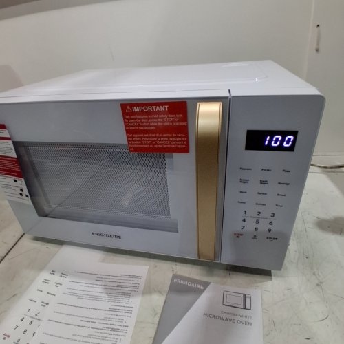 FRIGIDAIRE COUNTERTOP MICROWAVE OVEN - 1.1 CU. FT 900W- WHITE - (MODEL: EMW1154) image 2