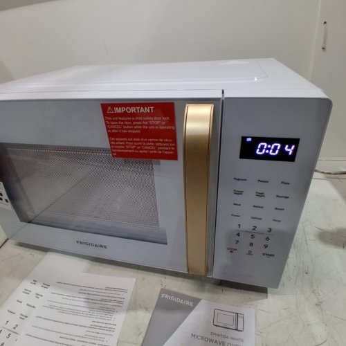 FRIGIDAIRE COUNTERTOP MICROWAVE OVEN - 1.1 CU. FT 900W- WHITE - (MODEL: EMW1154) image 6