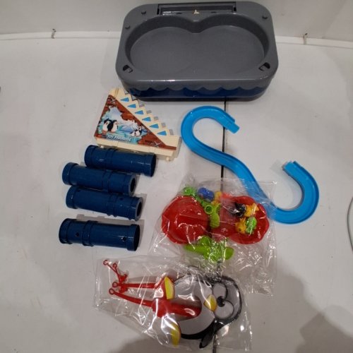 PENGUIN FISHING WATER TOY WITH SLIDE, ESCALATER AND MUSIC TOY - MULTICOLOR image 2