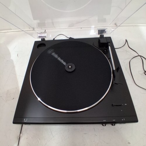 AUDIO-TECHNICA FULLY AUTOMATIC BELT-DRIVE STEREO TURNTABLE WITH DIE-CAST ALUMINUM PLATTER - 33-1/3 RPM/45 RPM - BLACK (MODEL: AT-LP60-BK) image 2