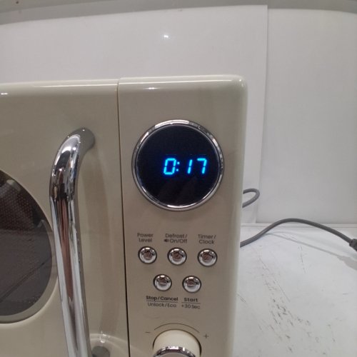 COMFEE RETRO COUNTERTOP MICROWAVE OVEN - 0.7 CU. FT - 700W - APRICOT (MODEL: CMO-AM20CK(AT) image 4