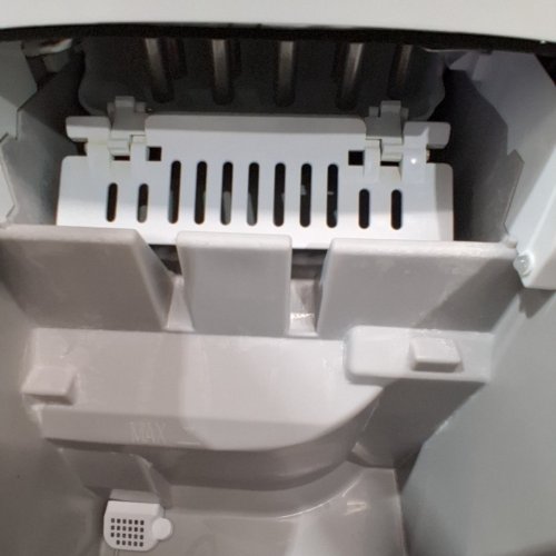 FRIGIDAIRE COMPACT COUNTERTOP ICE MAKER - MAKES 26LBS PER DAY - BLACK (MODEL: EFIC128-BLACK-6C0M) image 5