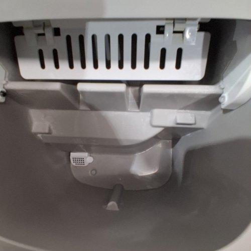 FRIGIDAIRE COMPACT COUNTERTOP ICE MAKER - MAKES 26LBS PER DAY - BLACK (MODEL: EFIC128-BLACK-6C0M) image 6