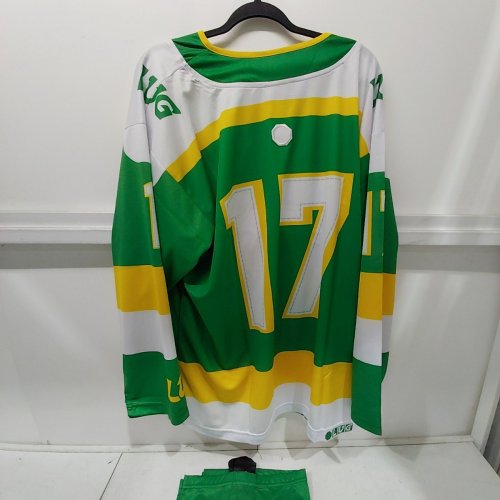 MENS LUG NORTHERN STARS HOCKEY JERSEY AND SOCKS - #17 - LARGE - GREEN image 4