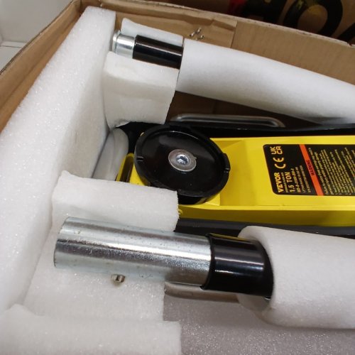 heavy duty LOW PROFILE HYDRAULIC FLOOR JACK WITH DUAL PISTONS - 1.5-TON CAPACITY - YELLOW/BLACK - (MODEL: WD-B-01500-B00-0) image 3
