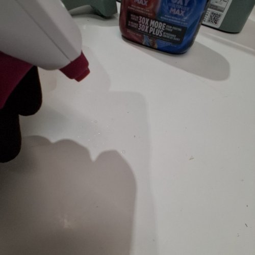 SHARK STAINFORCE CORDLESS HANDHELD CARPET/UPHOLSTERY STAIN CLEANER - (MODEL: HX101C) image 6