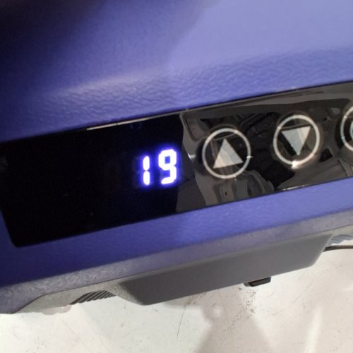 VEVOR 12V PORTABLE SINGLE ZONE CAR REFRIGERATOR - 15L - BLUE/GREY - (MODEL: NL15) image 2