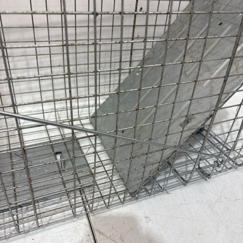 HAVAHART 1079 LIVE ANIMAL PROFESSIONAL-STYLE ONE-DOOR TRAP image 3