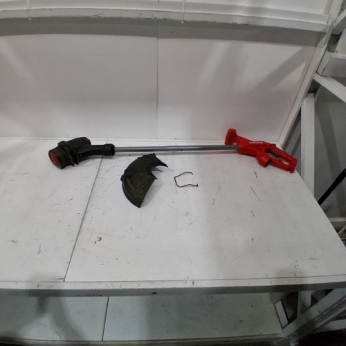 CRAFTSMAN WEEDWACKER STRING TRIMMER - 20V (MODEL: CMEST900) image 3