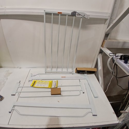 REGALO EASY STEP SAFETY GATE - 29"- 38.5" - WHITE (MODEL : 1160-DS) image 2