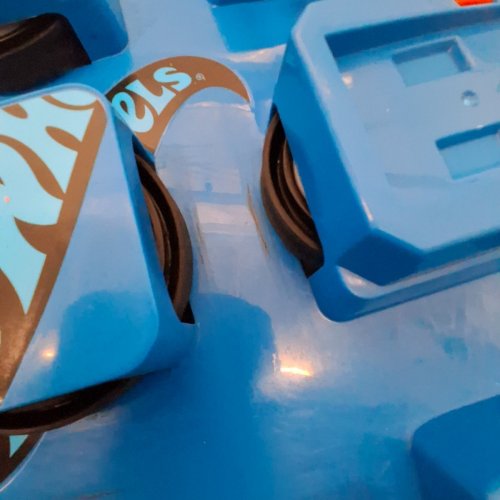 HOT WHEELS CRISS CROSS CRASH MOTORIZED TRACK SET WITH 4 HIGH SPEED CRASH ZONES AND RACE CAR - BLUE/ORANGE (MODEL: DTN42) image 4