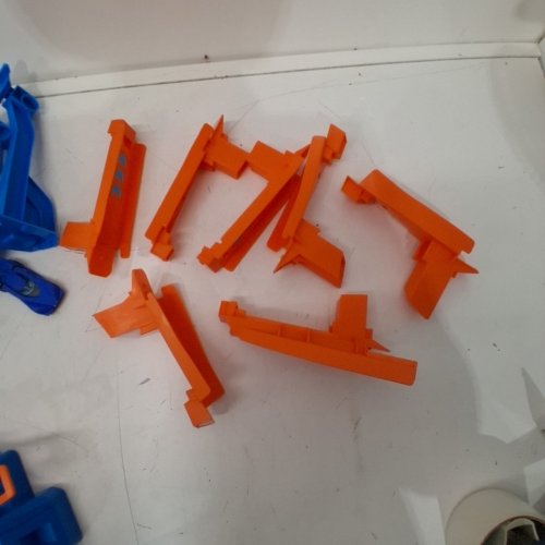 HOT WHEELS CRISS CROSS CRASH MOTORIZED TRACK SET WITH 4 HIGH SPEED CRASH ZONES AND RACE CAR - BLUE/ORANGE (MODEL: DTN42) image 5