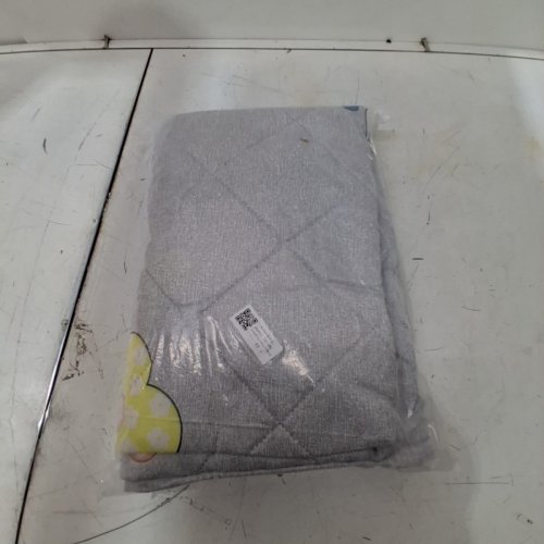 GIRLS THIN SUMMER COOLING QUILT BLANKET - 40" X 50" - GREY image 3
