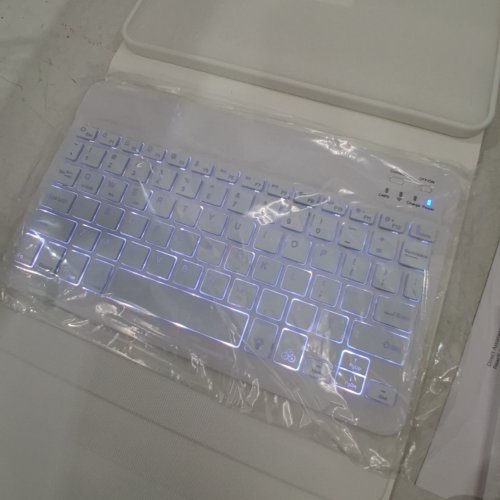 RAYMCRAFT PROTECTIVE CASE WITH REMOVABLE KEYBOARD, BACKLIT KEYS AND MOUSE - COMPATIBLE WITH FOR IPAD A16 11TH (2025)/10TH 10.9" (2022) - WHITE image 2