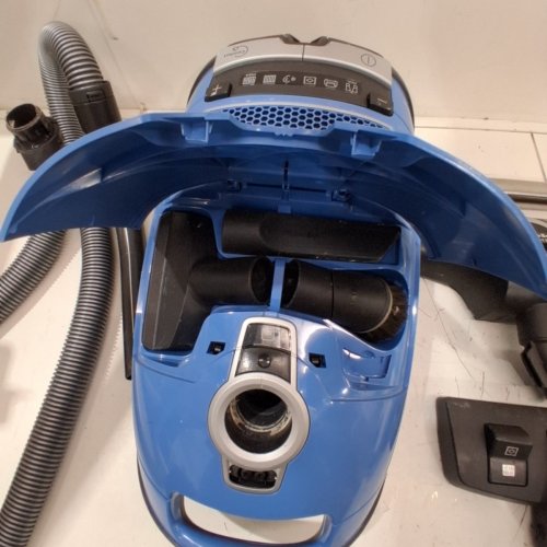 MIELE COMPLETE C3 EXCELLENCE LOTUS CORDED CANISTER VACUUM - BLUE (MODEL:SGDE0) image 5