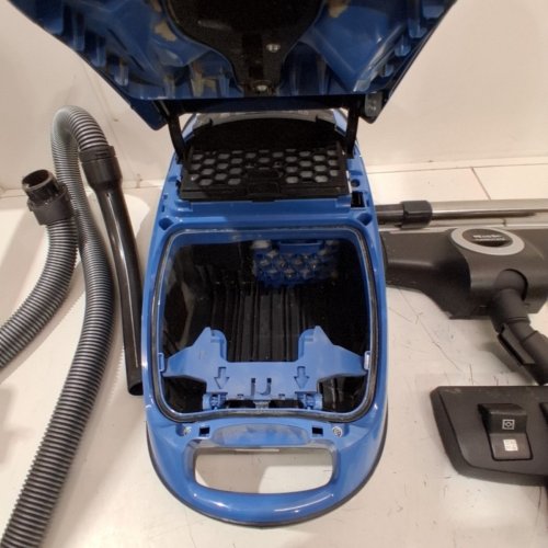 MIELE COMPLETE C3 EXCELLENCE LOTUS CORDED CANISTER VACUUM - BLUE (MODEL:SGDE0) image 7