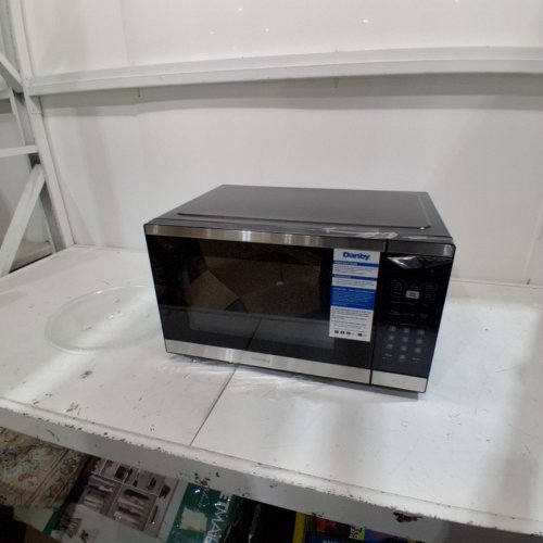 DANBY COUNTERTOP MICROWAVE WITH CHILD LOCK - 1.1 CU.FT. - BLACK STAINLESS STEEL (MODEL: DBMW1126BBS) image 2
