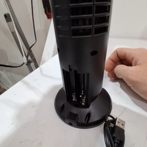 2 SPEED MINI VERTICAL USB TOWER FAN WITH LIGHT - BATTERY AND USB OPERATION - BLACK image 4