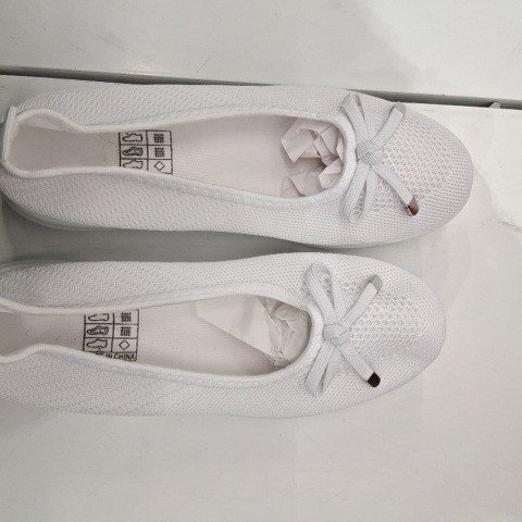 WOMEN'S CASUAL SNEAKERS - SIZE 6.5 - WHITE image 2