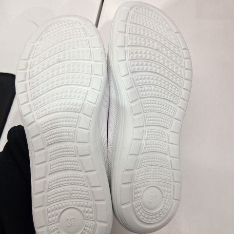 WOMEN'S CASUAL SNEAKERS - SIZE 6.5 - WHITE image 3