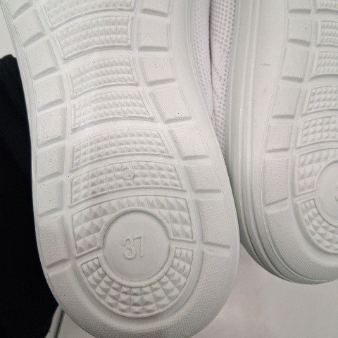 WOMEN'S CASUAL SNEAKERS - SIZE 6.5 - WHITE image 4