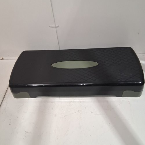 AMAZON BASICS ADJUSTABLE AEROBIC EXERCISE STEP PLATFORM - GREEN/BLACK image 2