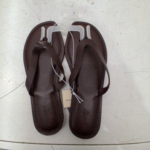 WOMENS UNIVERSAL THREADS SANDALS MEMORY FOAM FLIP FLOPS - SIZE 7 - BROWN image 2
