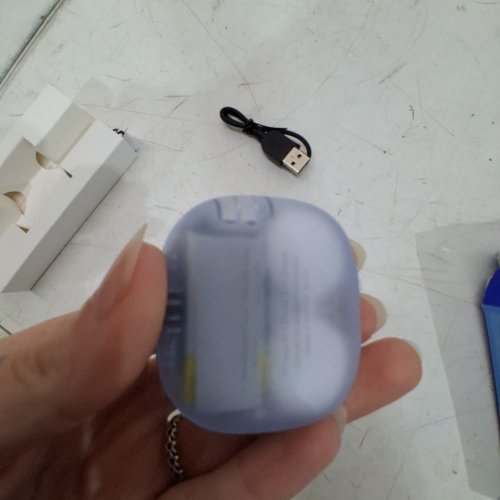 ONN MINI STICKS CLEAR AND WHITE WIRELESS BLUETOOTH EARBUDS WITH NOISE CANCELING - WHITE image 3