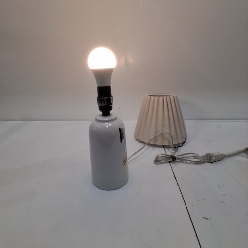 HEARTH & HAND™ WITH MAGNOLIA CERAMIC LAMP WITH SCALLOP SHADE - 14" - WHITE/CREAM (ITEM: 324-00-8106) image 2
