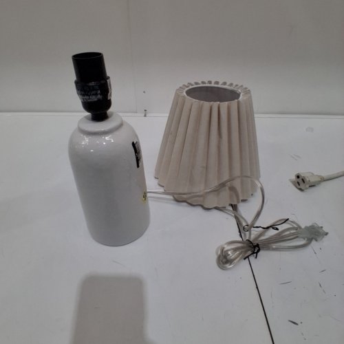 HEARTH & HAND™ WITH MAGNOLIA CERAMIC LAMP WITH SCALLOP SHADE - 14" - WHITE/CREAM (ITEM: 324-00-8106) image 4