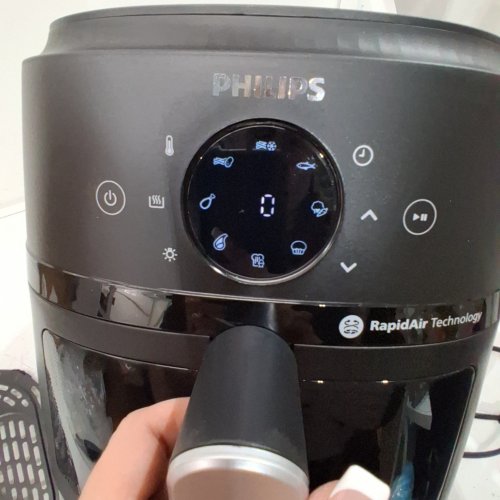 PHILIPS 2000 SERIES AIR FRYER - 6.2L CAPACITY - 1700 WATTS - BLACK (MODEL: NA231) image 2