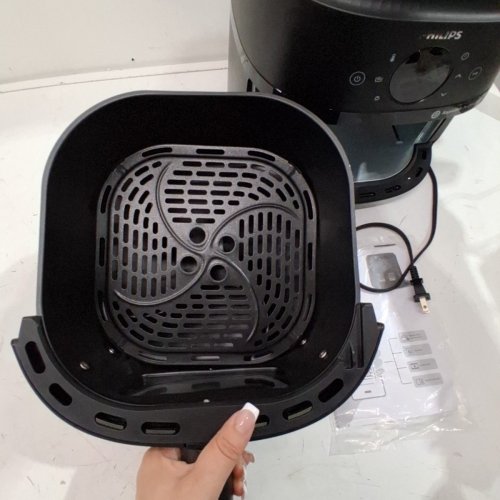 PHILIPS 2000 SERIES AIR FRYER - 6.2L CAPACITY - 1700 WATTS - BLACK (MODEL: NA231) image 6