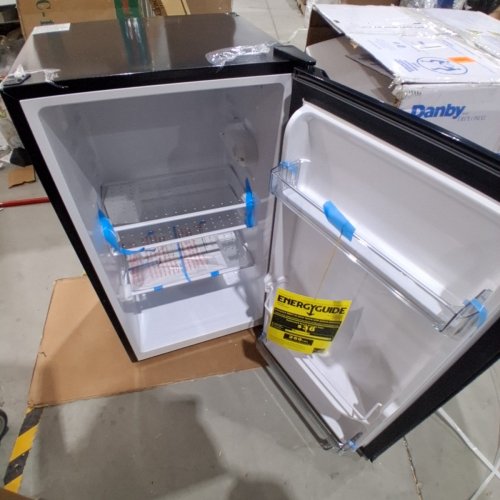 DANBY COMPACT FRIDGE - 3.2CUFT - BLACK - (MODEL: DAR032B2BM) image 3