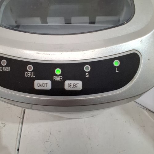 RCA IGLOO ICE MAKER - 26LBS PER DAY - SILVER (MODEL: RIC102) image 2