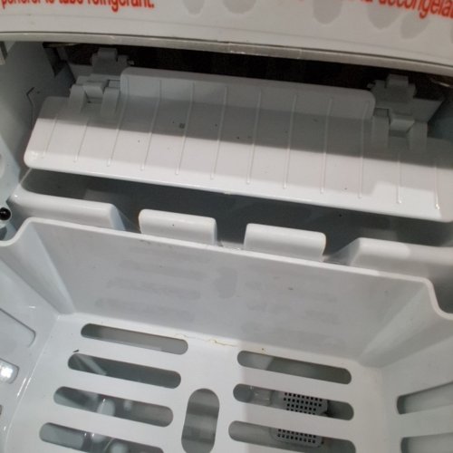 RCA IGLOO ICE MAKER - 26LBS PER DAY - SILVER (MODEL: RIC102) image 3