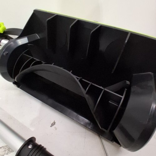 SNAPFRESH CORDLESS SNOW SHOVEL WITH BATTERY AND CHARGER - 12" X 5" CLEARING - 20V - GREEN (MODEL: SS1201) image 4