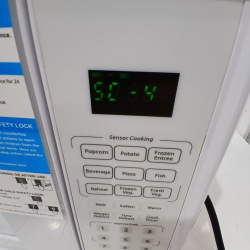 DANBY DESIGNER COUNTERTOP MICROWAVE OVEN WITH AUTO DEFROST & HUMIDITY SENSOR COOKING - 1.4CU.FT - WHITE (MODEL: DDMW01440WG1) image 3